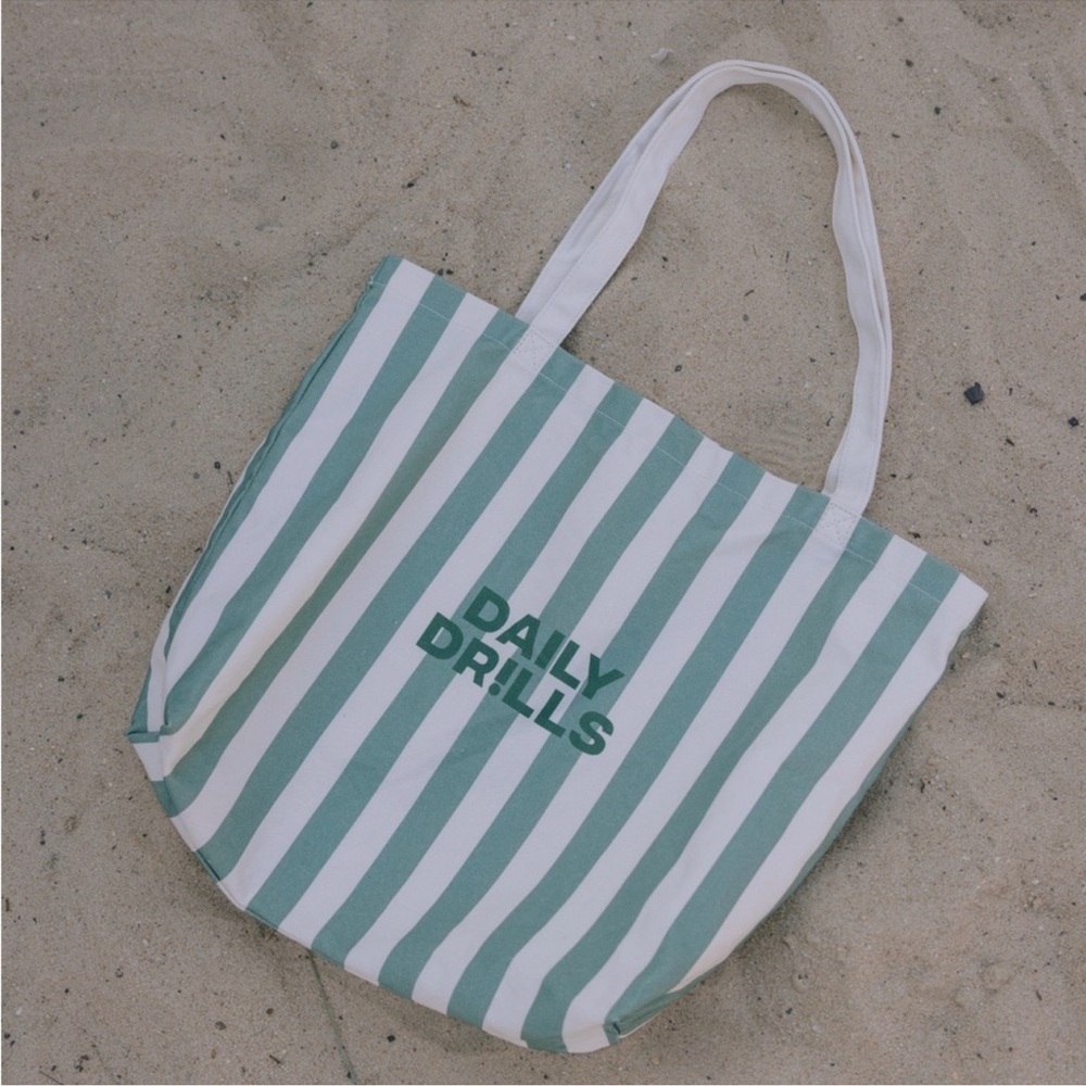 NWT Daily Drills Tote